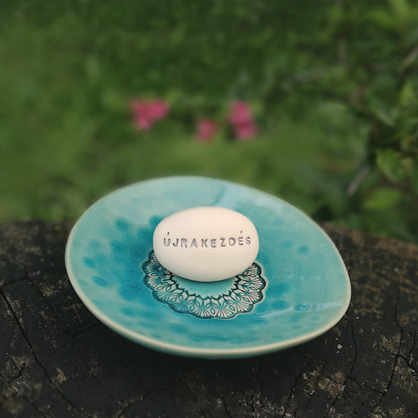 ÚJRAKEZDÉS - Words of affirmation on ceramic pebbles