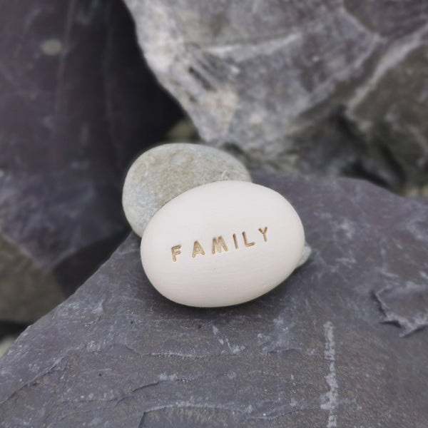 FAMILY - Ciottolo con messaggio in ceramica
