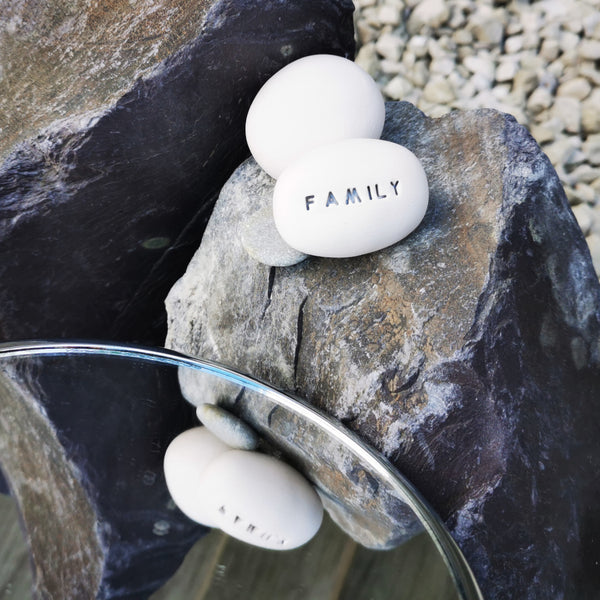 FAMILY - Ciottolo con messaggio in ceramica